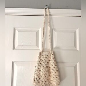 White knit shoulder bag